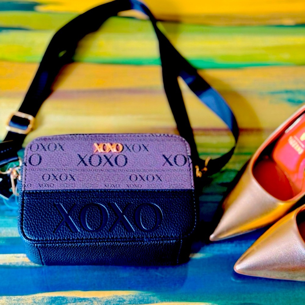 Hand bags and shoulder bags